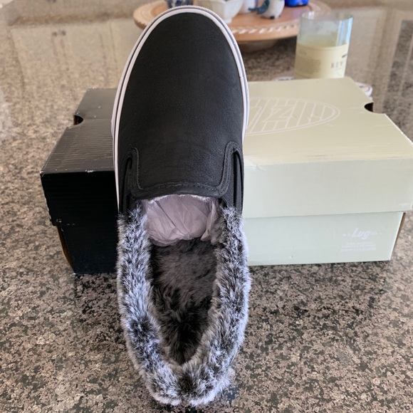 Sz 8.5 Lugz fur lined black clipper shoes. New - Picture 3 of 6
